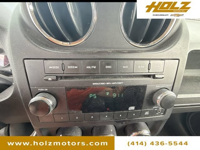 Used 2015 Red Jeep Sport image 14
