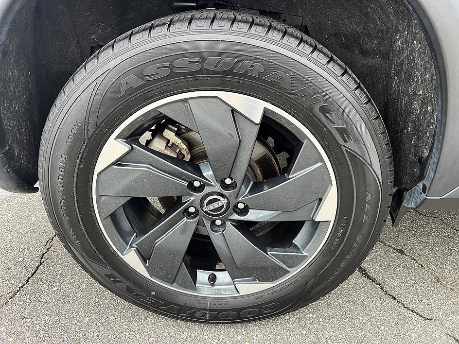 Used 2024 Super Black Nissan SV image 11