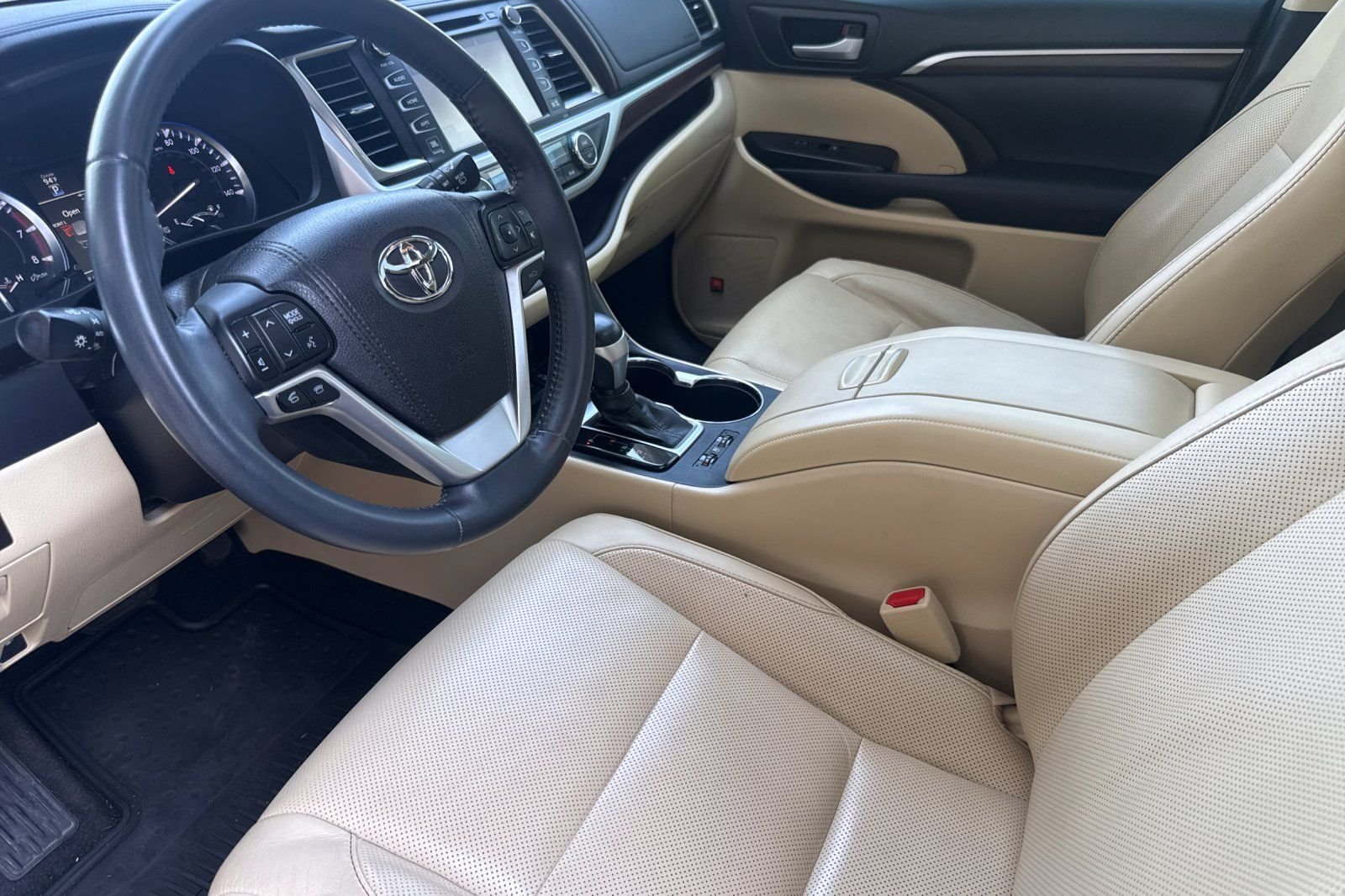 Used 2016 Red Toyota Limited image 10