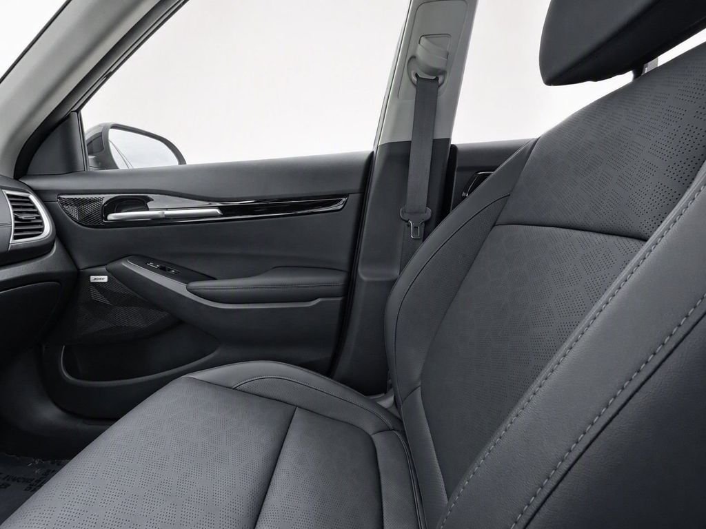 Used 2024 Fusion Black Kia SX image 24