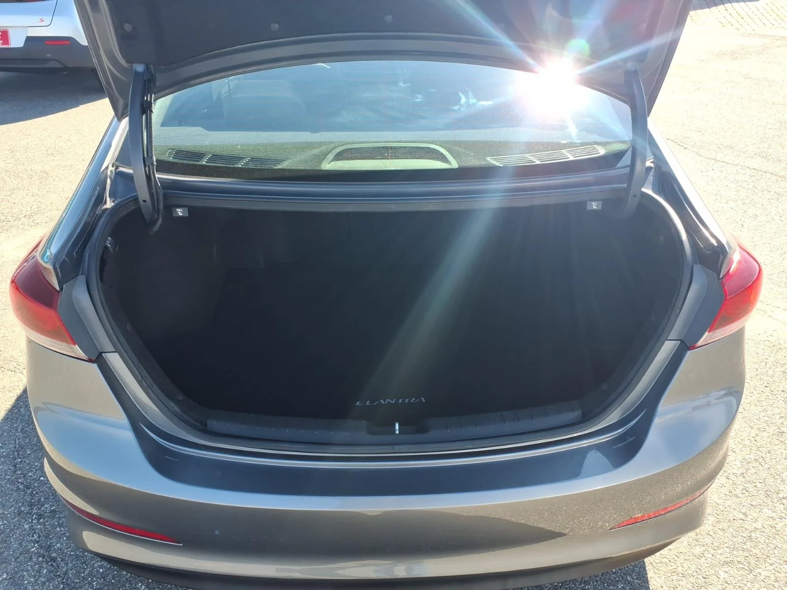 Used 2018 Machine Gray Hyundai Value Edition image 12
