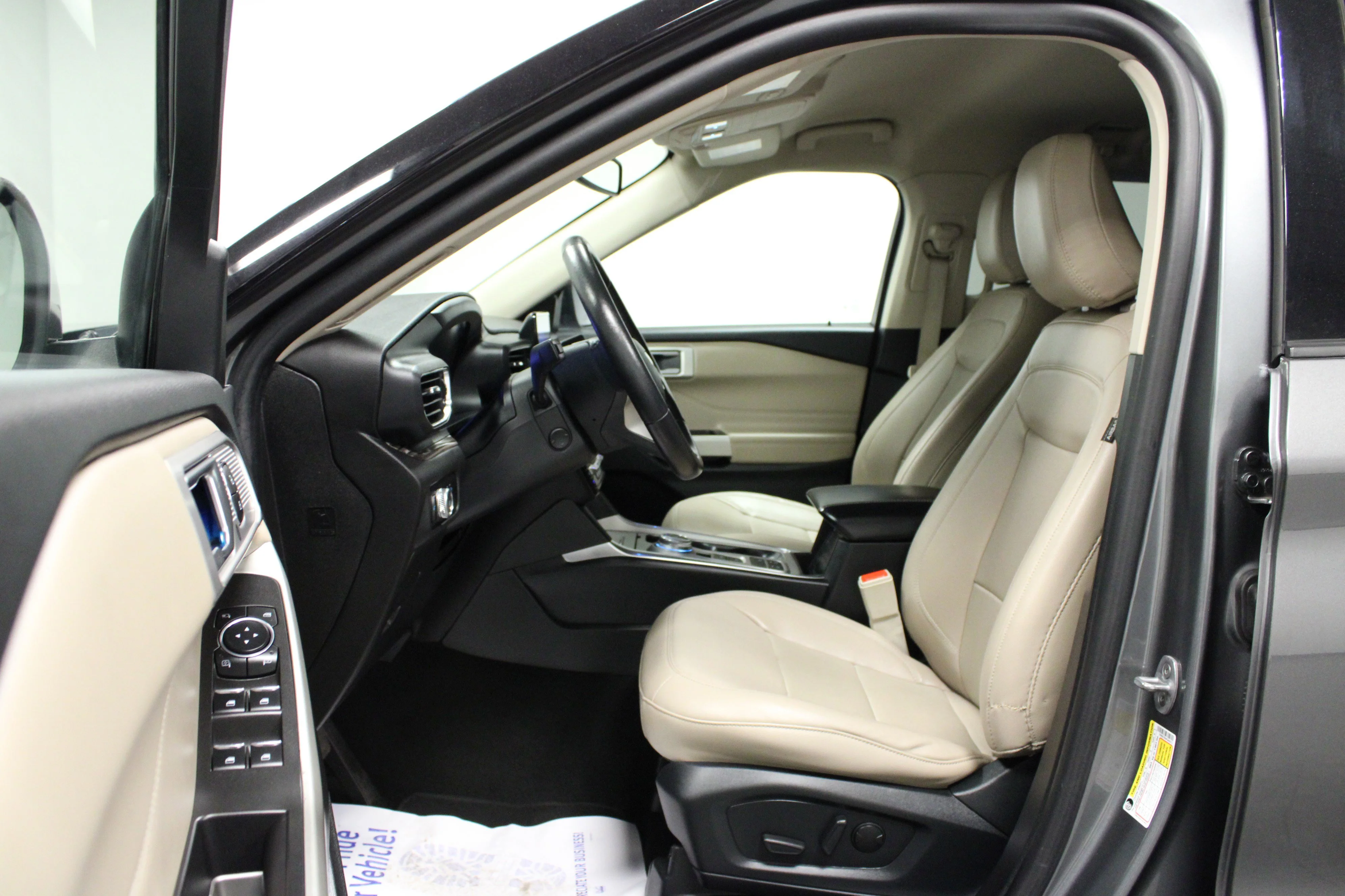 Used 2023 Gray Metallic Ford Limited image 12