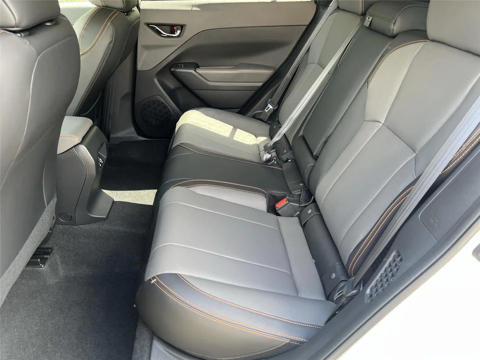 New 2026 CRYSTAL WHITE PEARL Subaru Limited Hybrid image 15