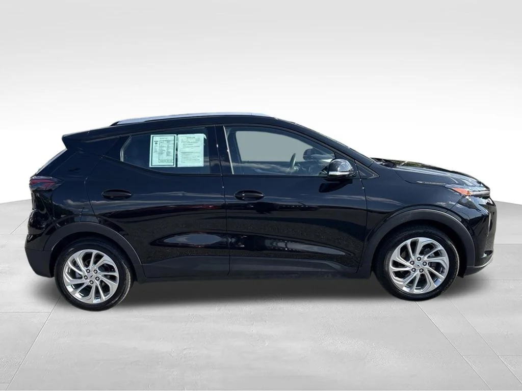 Used 2023 Black Metallic Chevrolet LT image 5