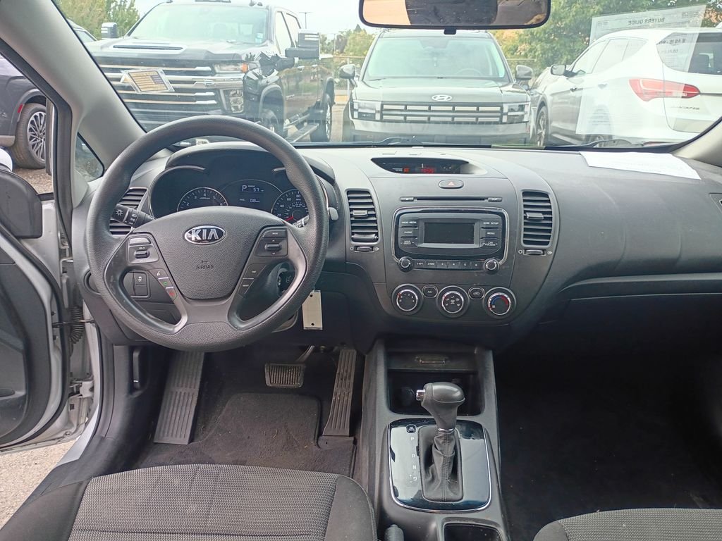Used 2017 Silky Silver Kia LX image 16