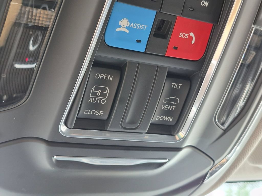 Used 2023 Gray Jeep Laredo image 18