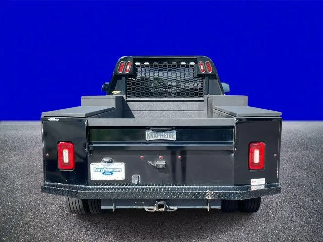 Used 2023 Gray Metallic Ford Lariat image 4