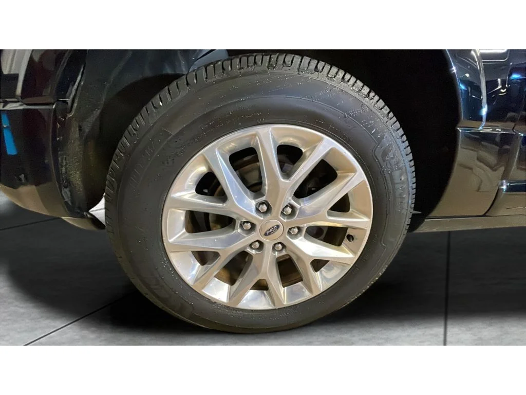 Used 2017 Shadow Black Metallic Ford Limited image 22