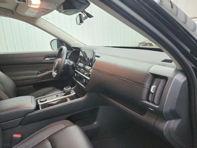 Used 2025 Black Nissan SL image 39