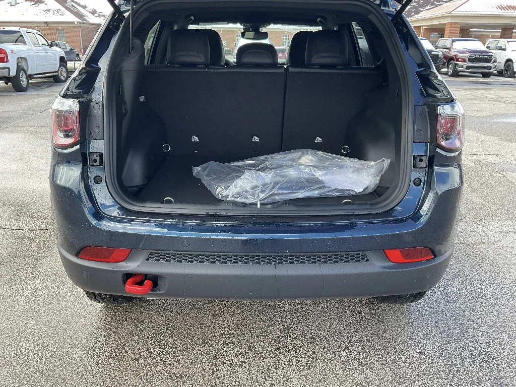 New 2026 Fathom Blue Pearl-Coat Exterior Paint Jeep Trailhawk image 13