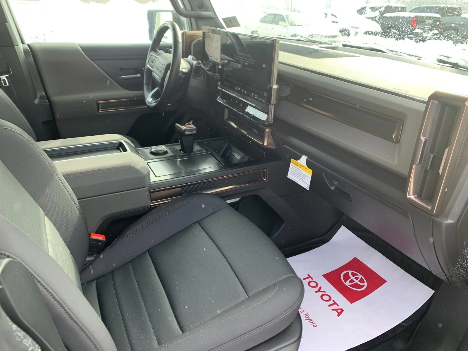 2025 GMC HUMMER EV 2X - Photo 18