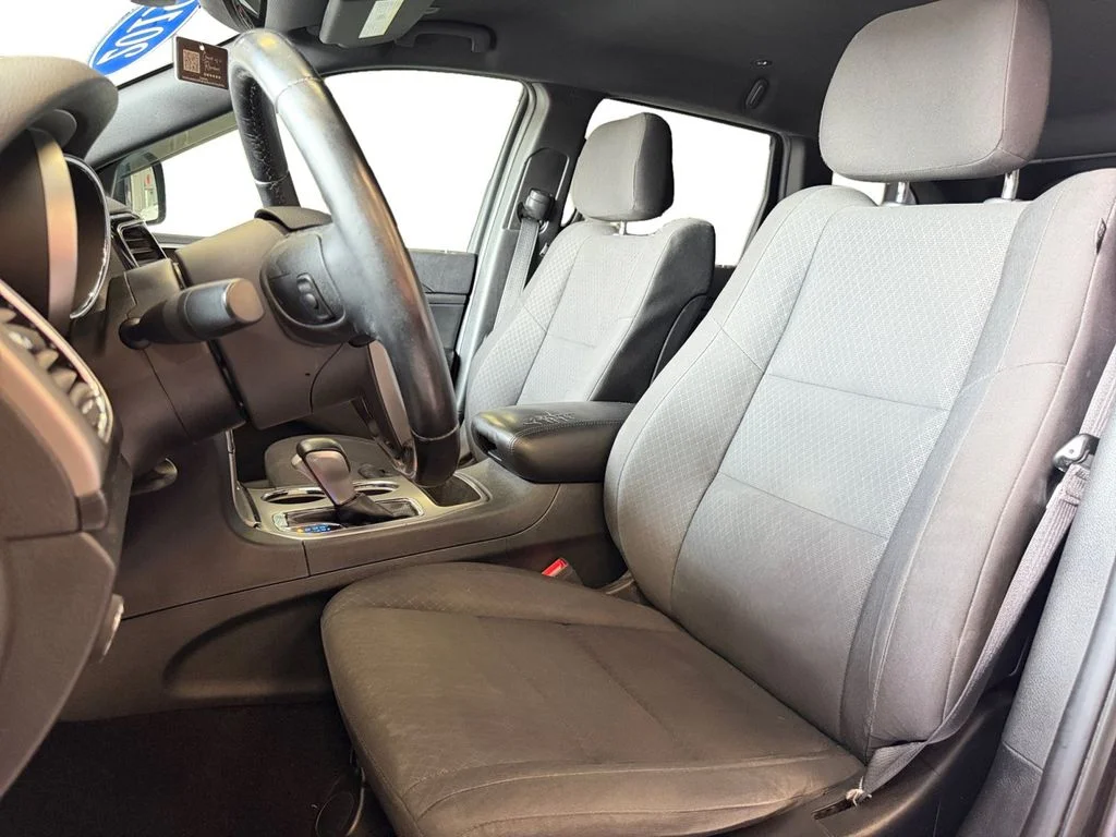 Used 2019 Gray Jeep Laredo E image 24