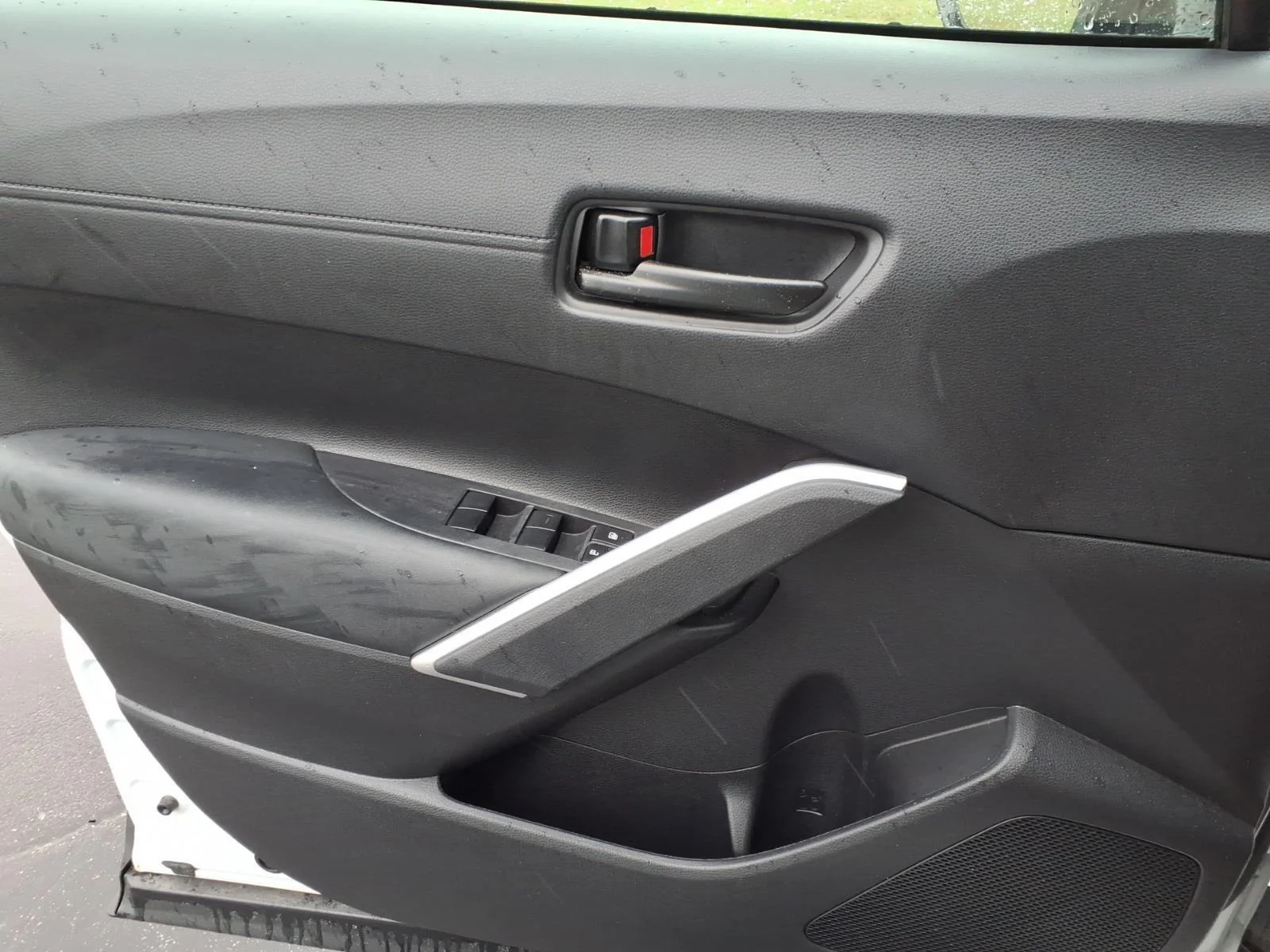 Used 2024 Wind Chill Pearl Toyota LE image 26