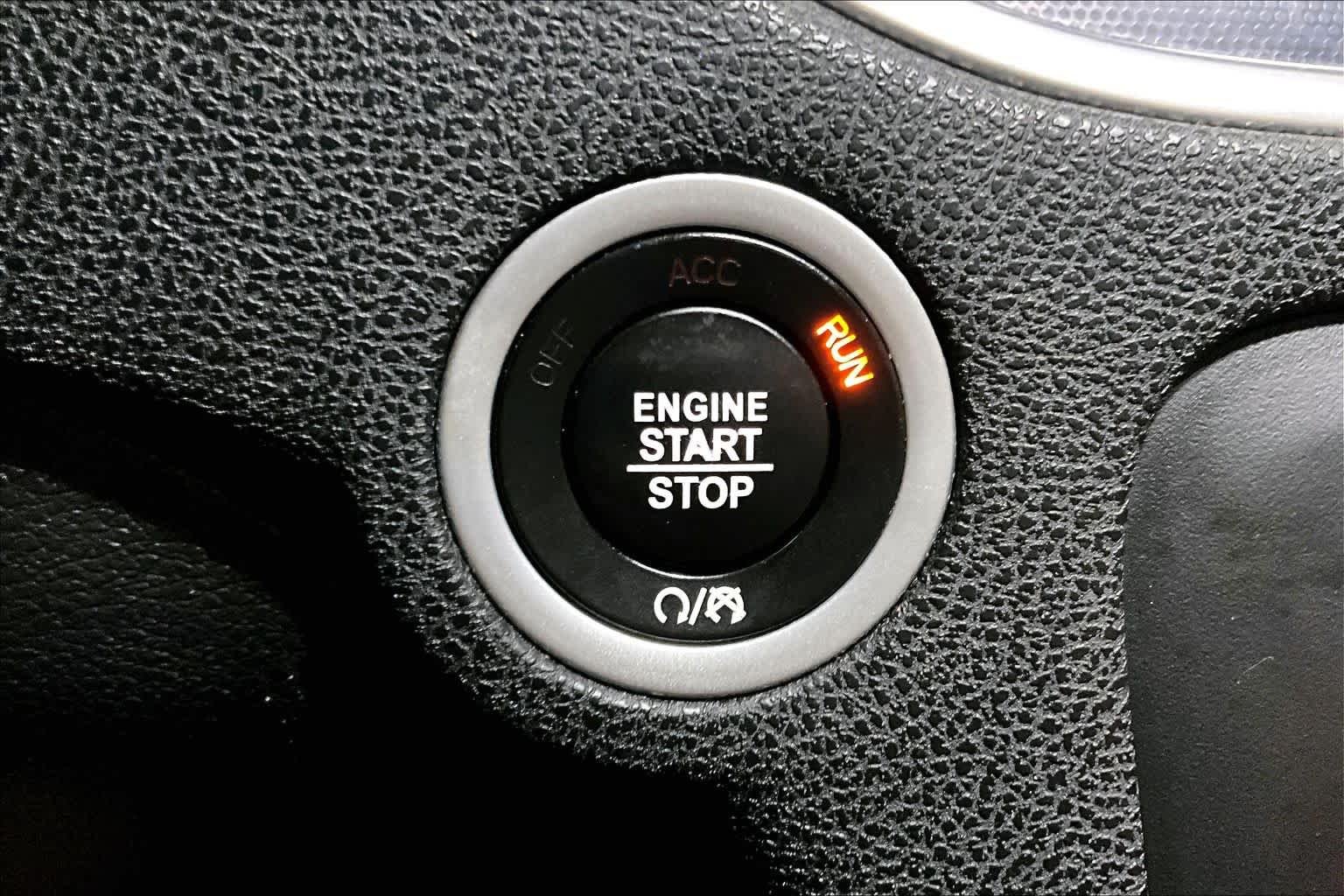 Used 2018 White Knuckle Clearcoat Dodge R/T image 34