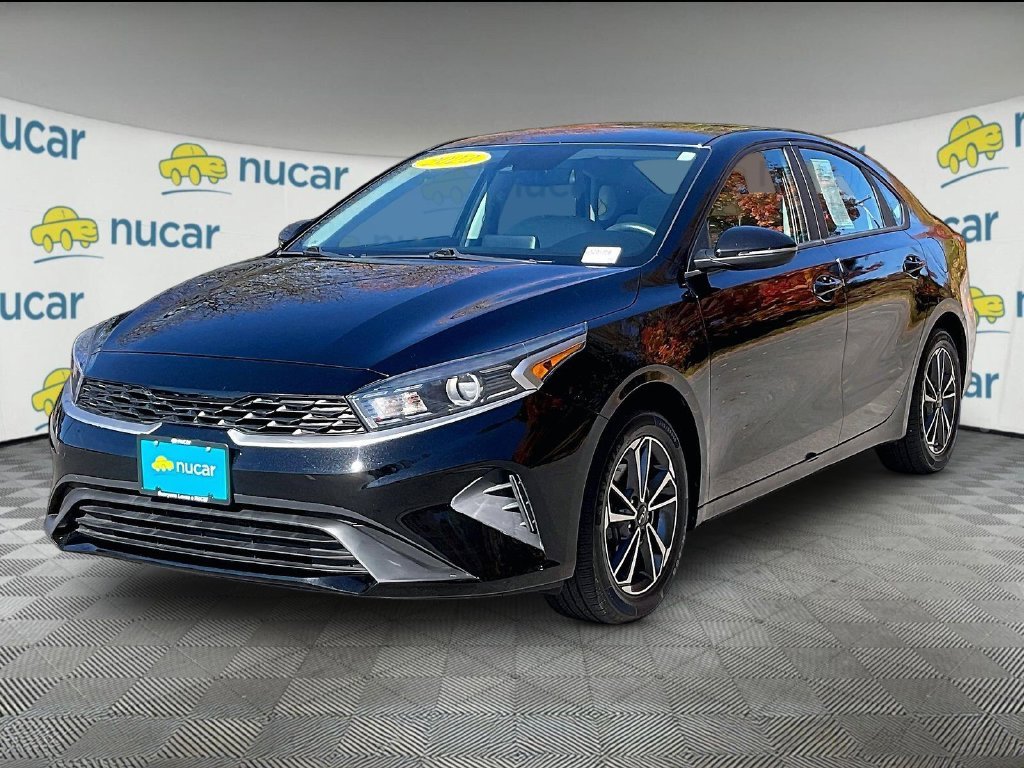 Used 2023 Black Kia LXS image 3