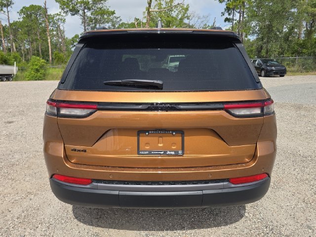 New 2026 Copper Shino Metallic Clear-Coat Exterior Paint Jeep Limited image 5
