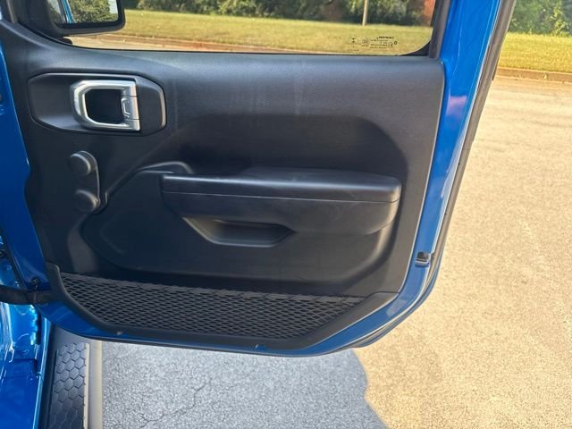 Used 2021 Blue Jeep Sport image 9