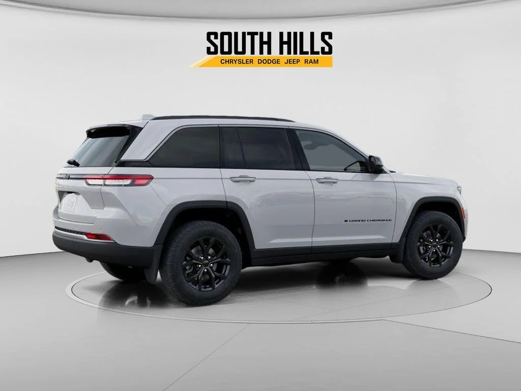 New 2026 Bright White Clear-Coat Exterior Paint Jeep Altitude image 4