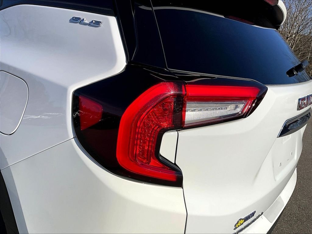 Used 2024 White GMC SLE image 30