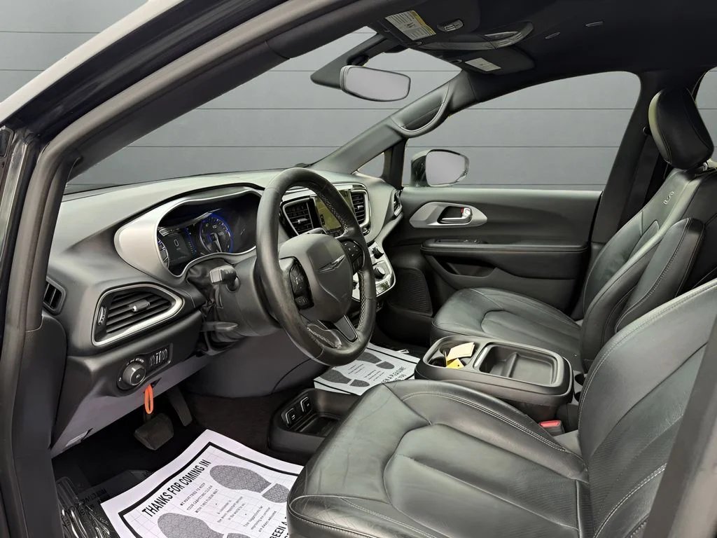Used 2020 Black Chrysler Touring L image 22