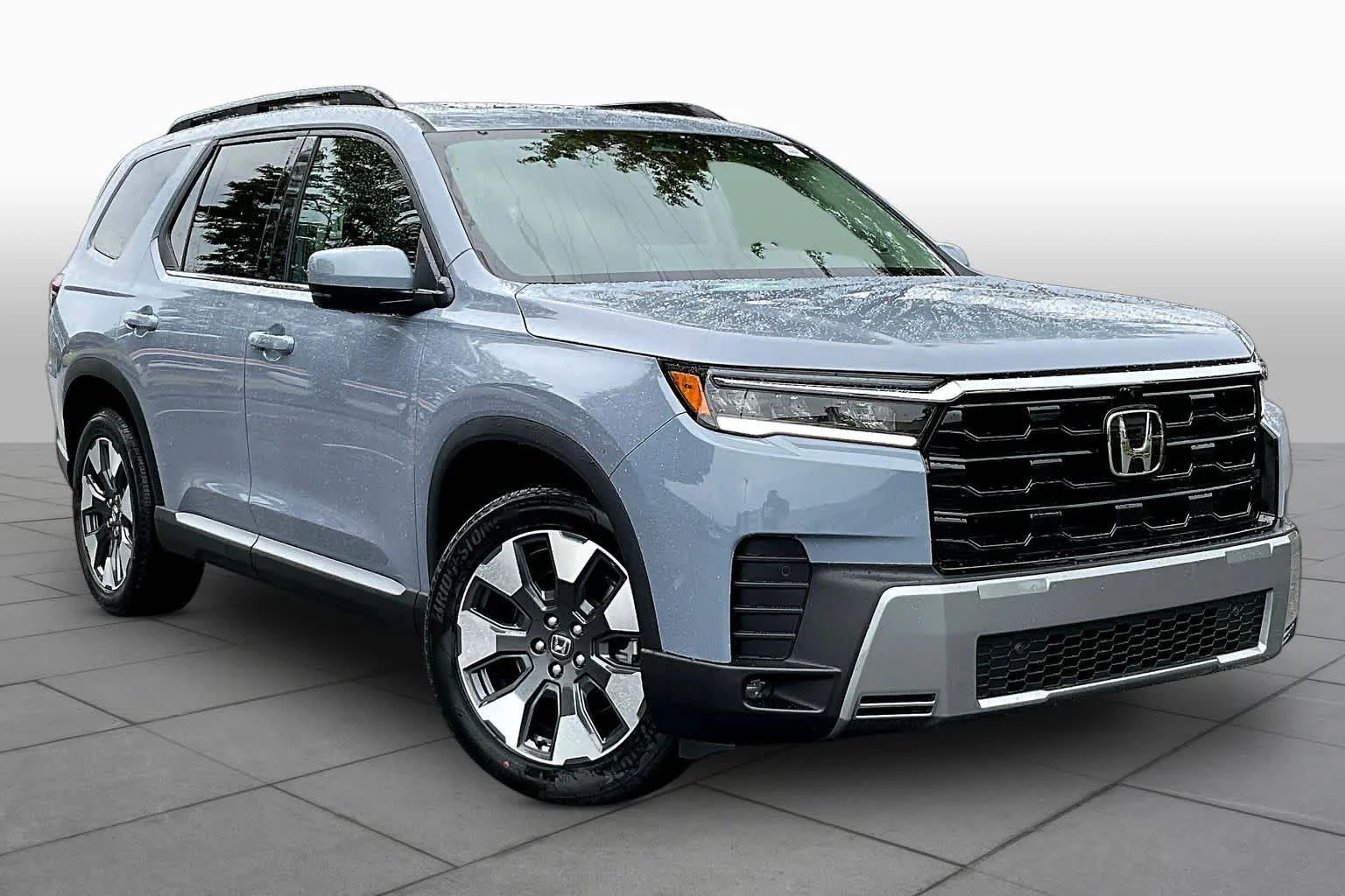 New 2026 Sonic Gray Pearl Honda Touring image 2