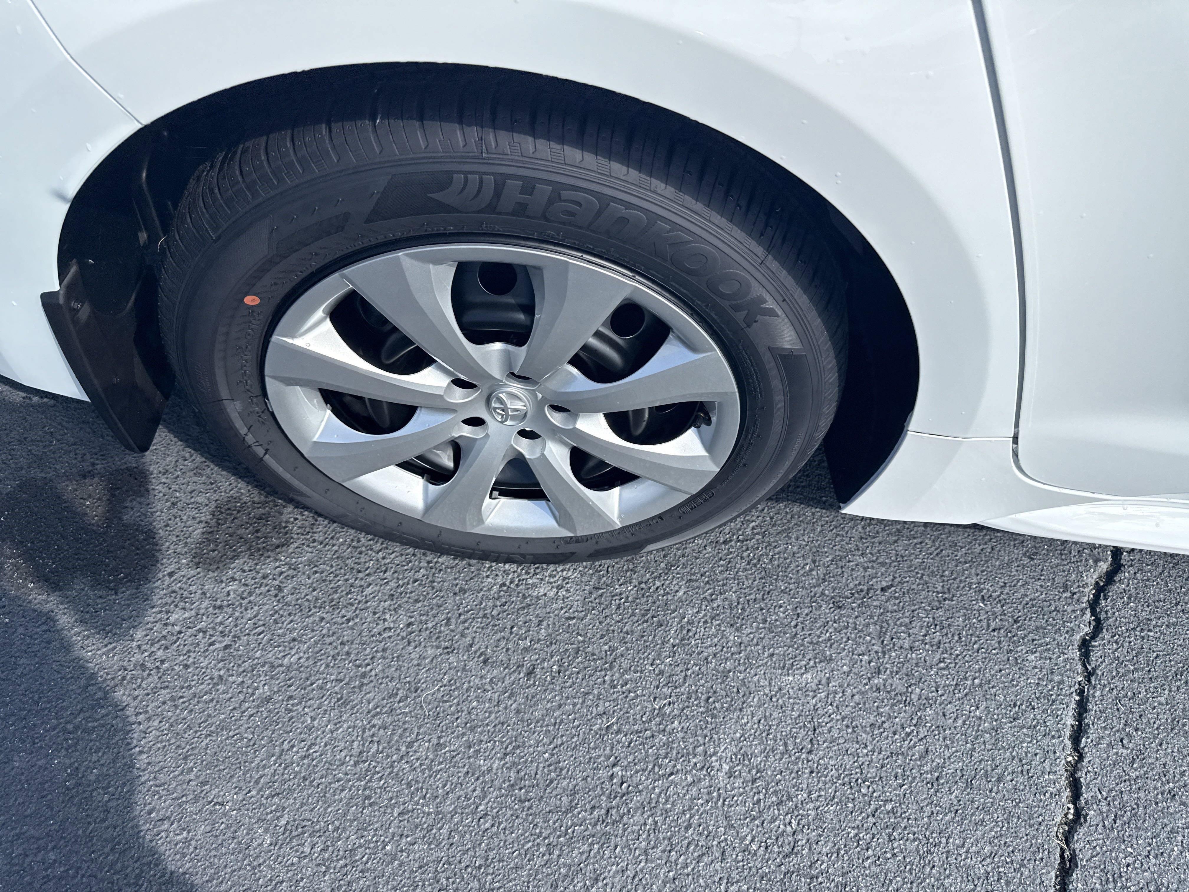 Used 2025  Toyota  image 11
