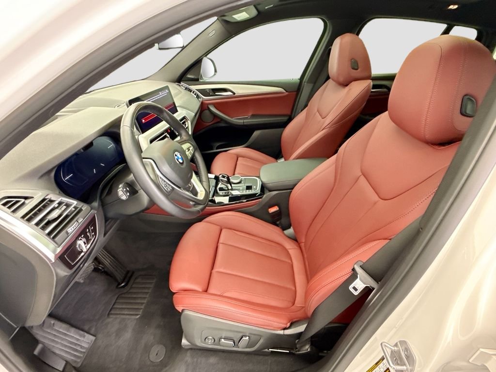 Used 2024 White BMW xDrive30i image 18
