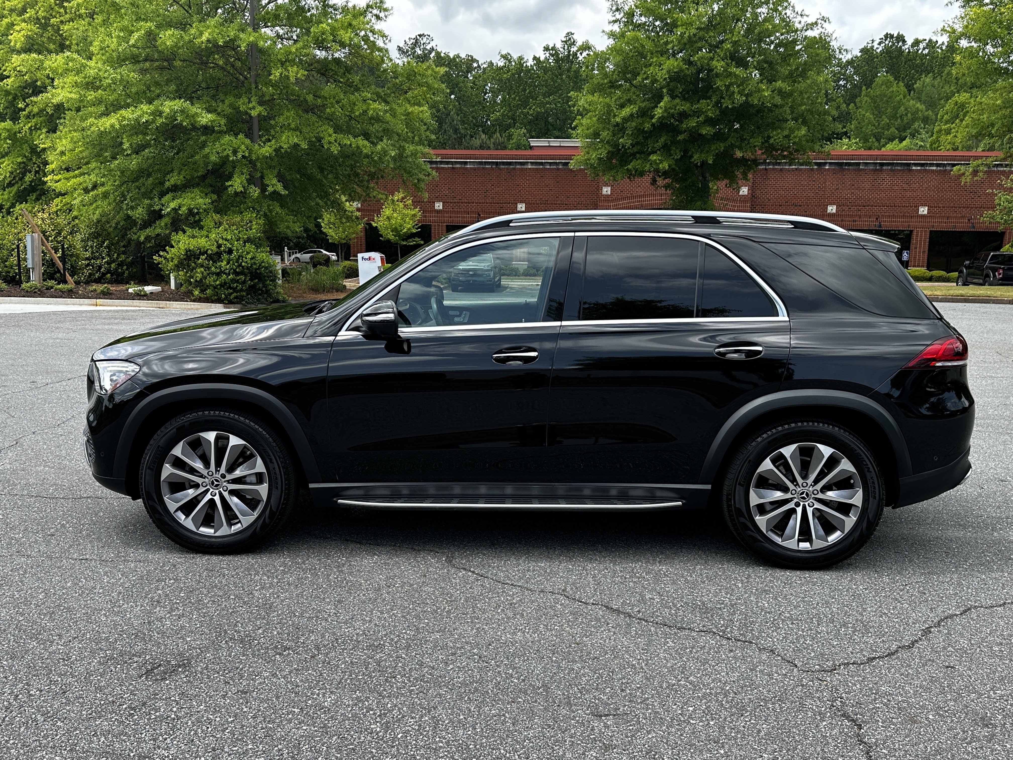 Certified Used 2022 Black Mercedes-Benz GLE 350 image 5