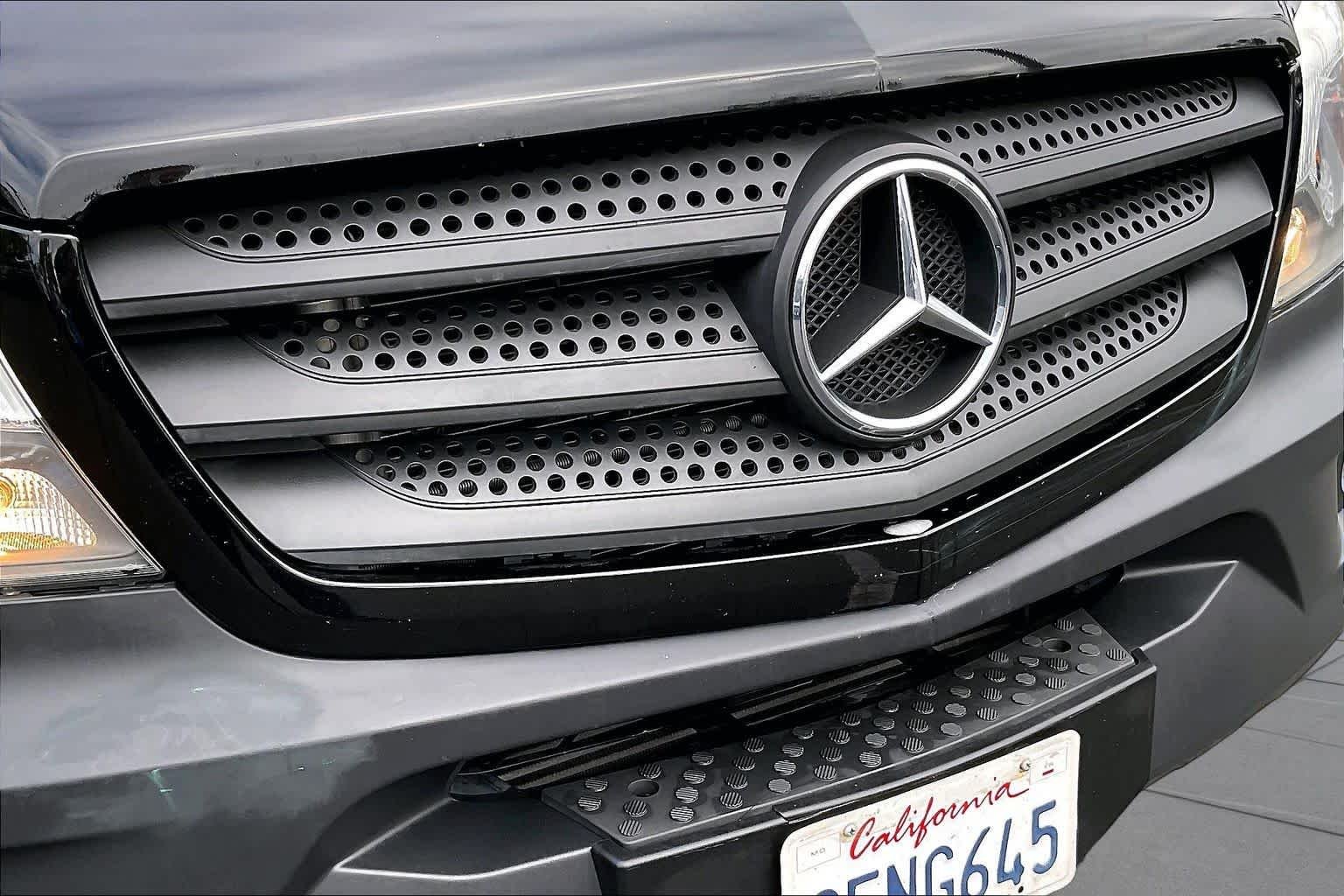 Used 2018 Obsidian Black Metallic Mercedes-Benz  image 28