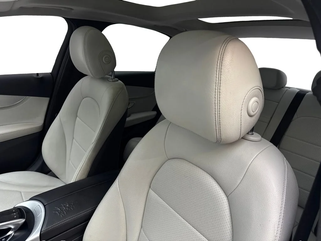 Used 2016  Mercedes-Benz C 300 image 27