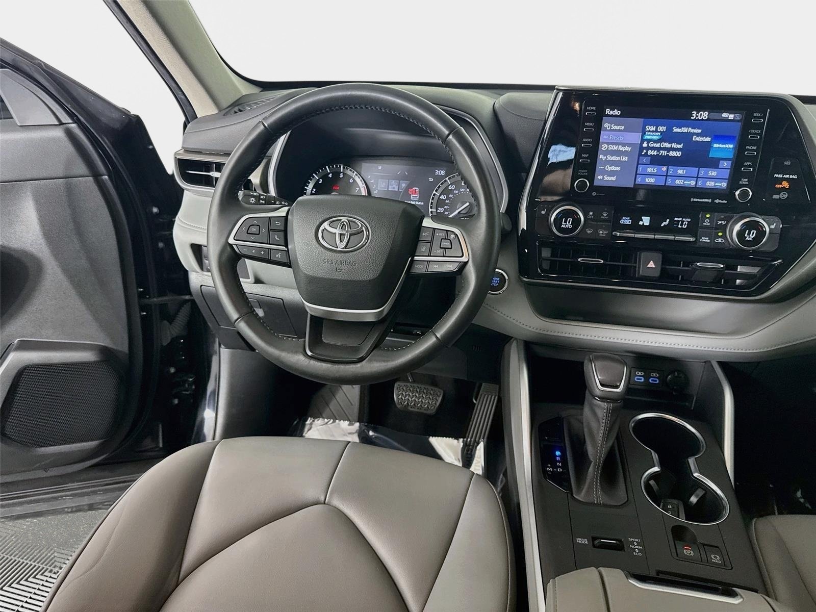 Used 2022 Midnight Black Metallic Toyota XLE image 23
