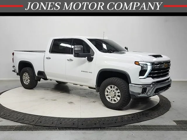 2024 Chevrolet Silverado HD LTZ 4WD Crew Cab Standard Box's photo