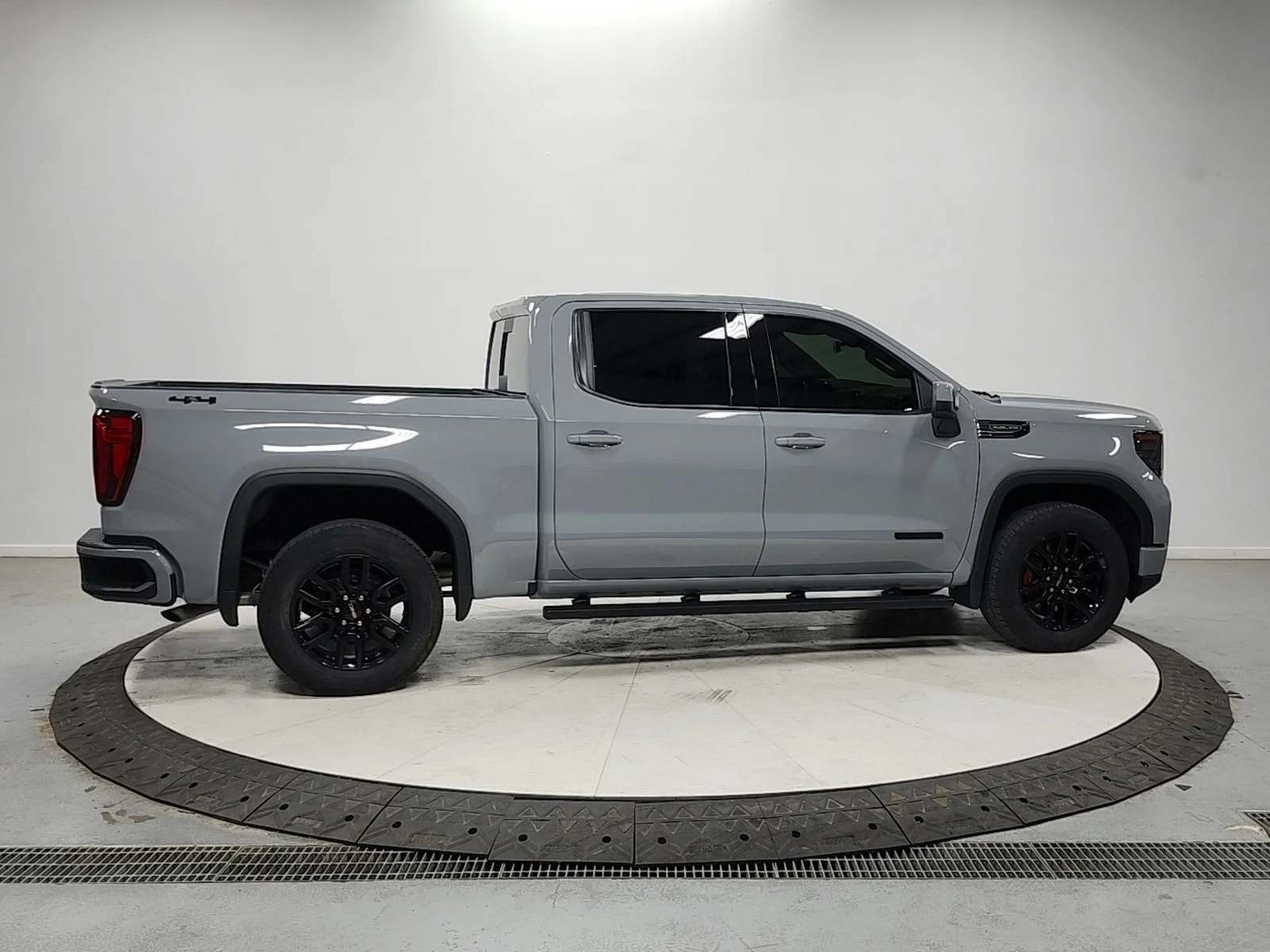 Used 2024 Gray GMC Elevation image 8