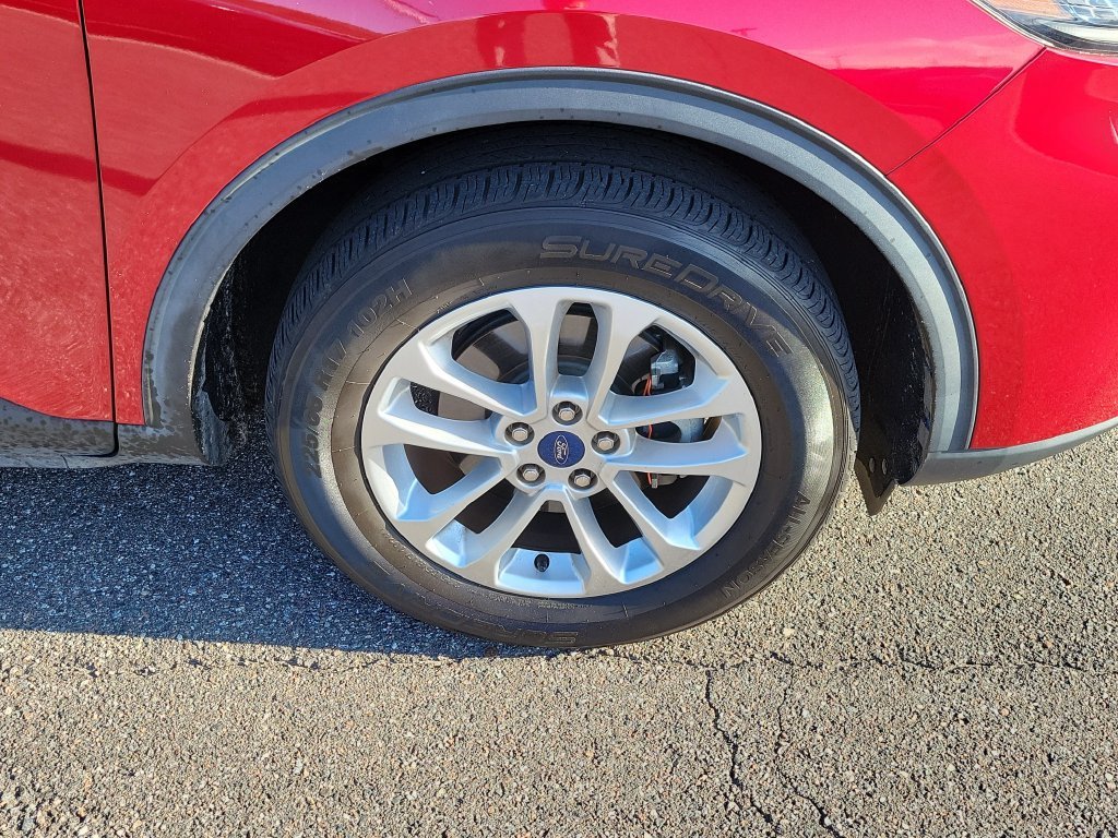 Used 2020 Red Metallic Ford SE image 40