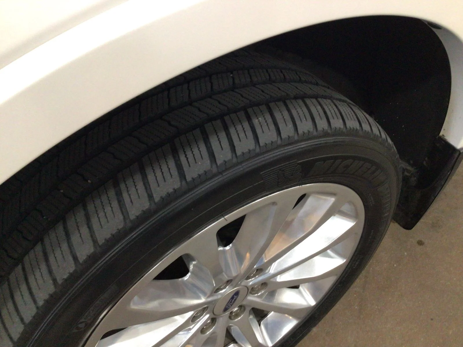 Used 2018 White Ford Limited image 2