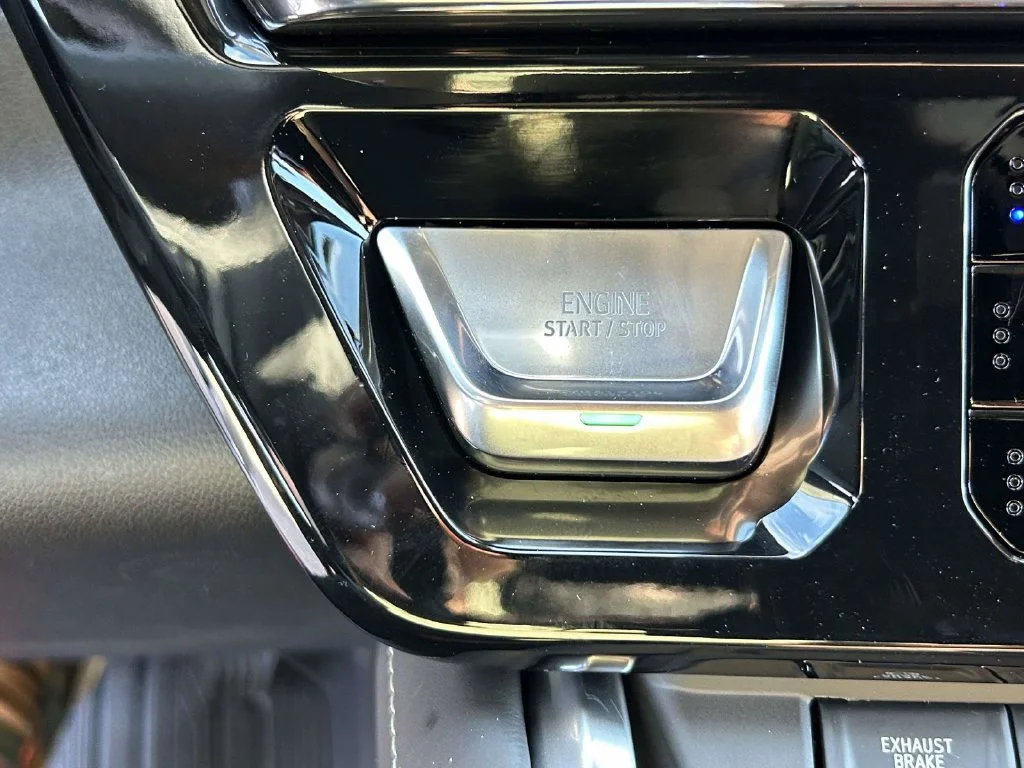 New 2026 Glacier White Tricoat GMC Denali Ultimate image 24
