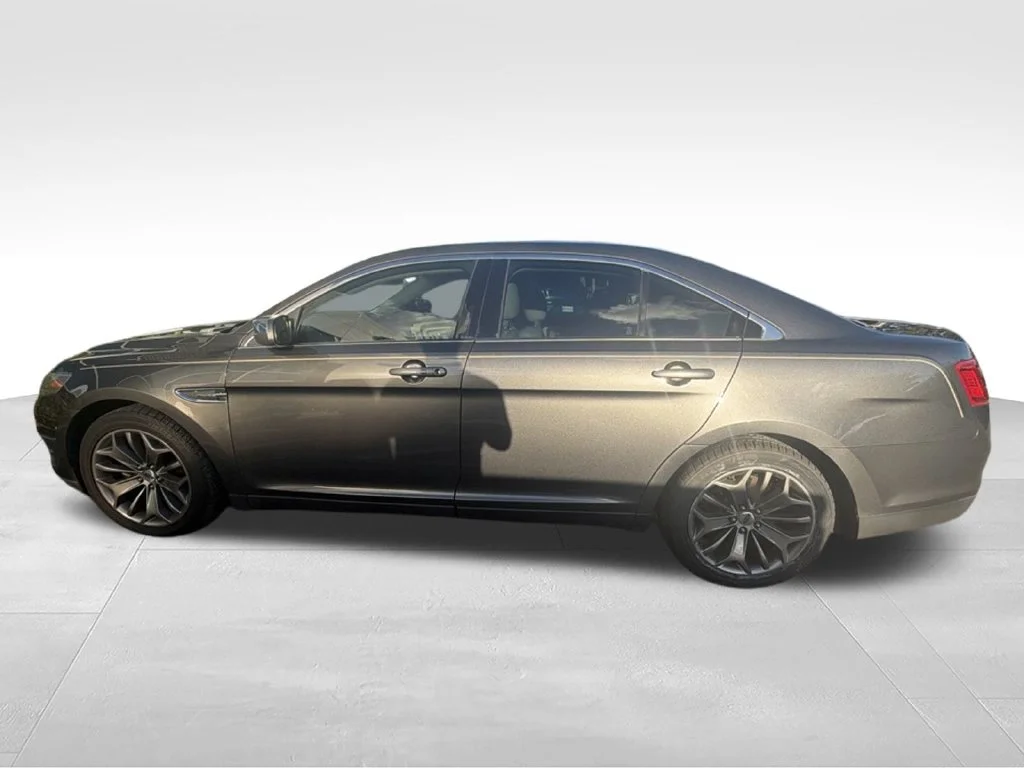 Used 2017 Gray Ford Limited image 8