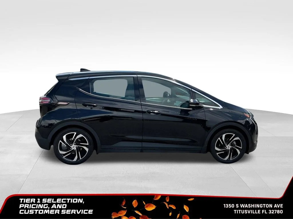 Used 2022 MOSAIC BLACK METALLIC Chevrolet 2LT image 9