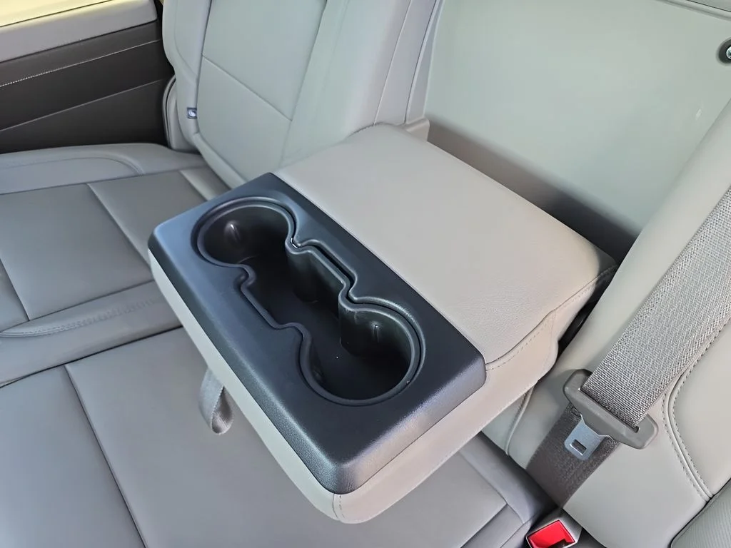Used 2022  GMC SLT image 35