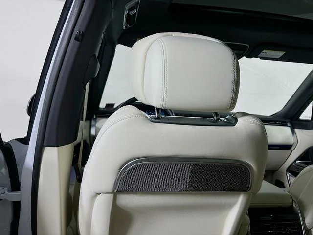 Used 2025 White Land Rover Autobiography image 27