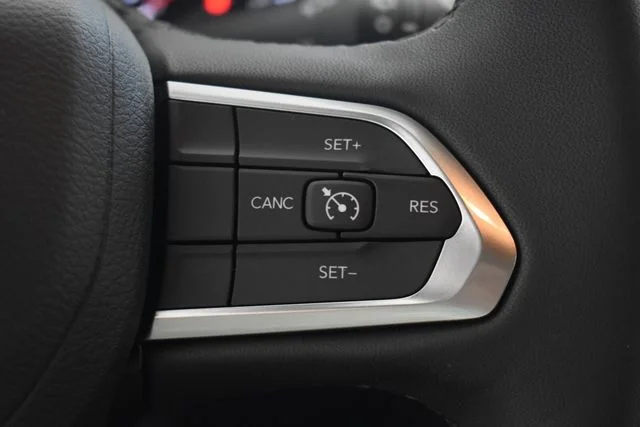 New 2026 Red Hot Pearlcoat Jeep Latitude image 24