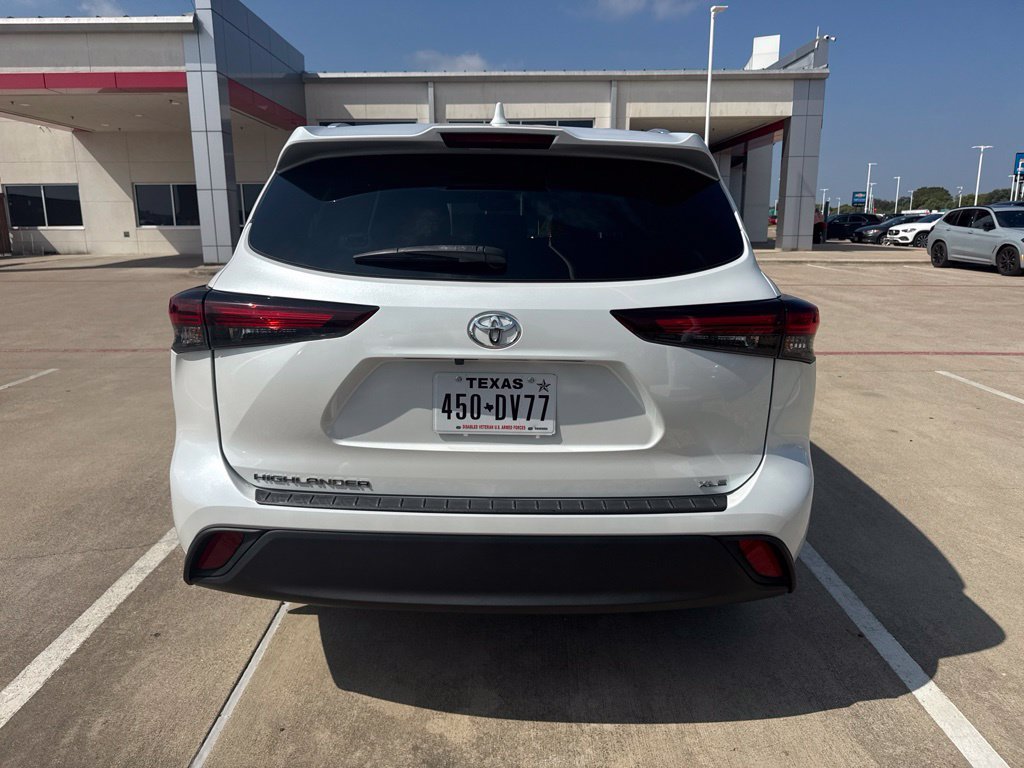 Used 2024 Beige Toyota XLE image 3