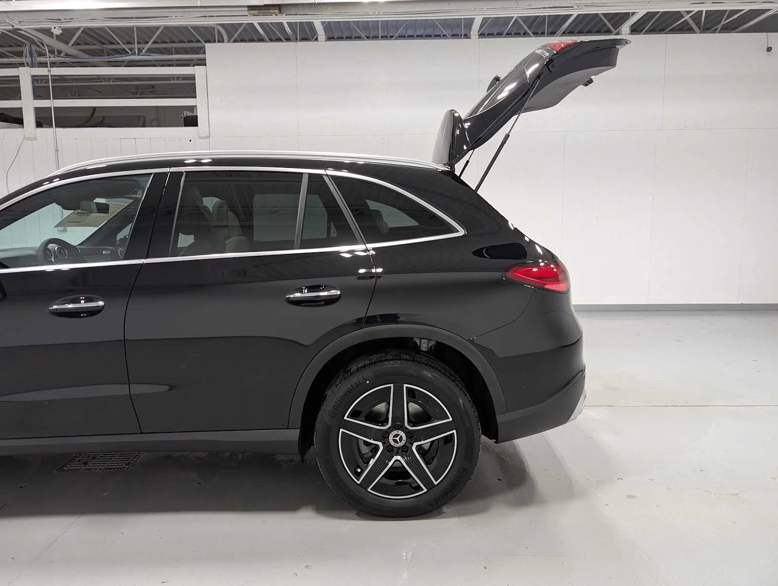 Certified Used 2026 Obsidian Black Metallic Mercedes-Benz GLC 300 image 10