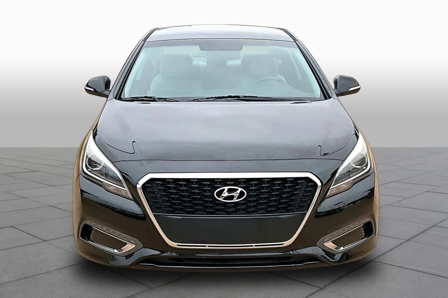 Used 2017 Eclipse Black Hyundai Limited image 4