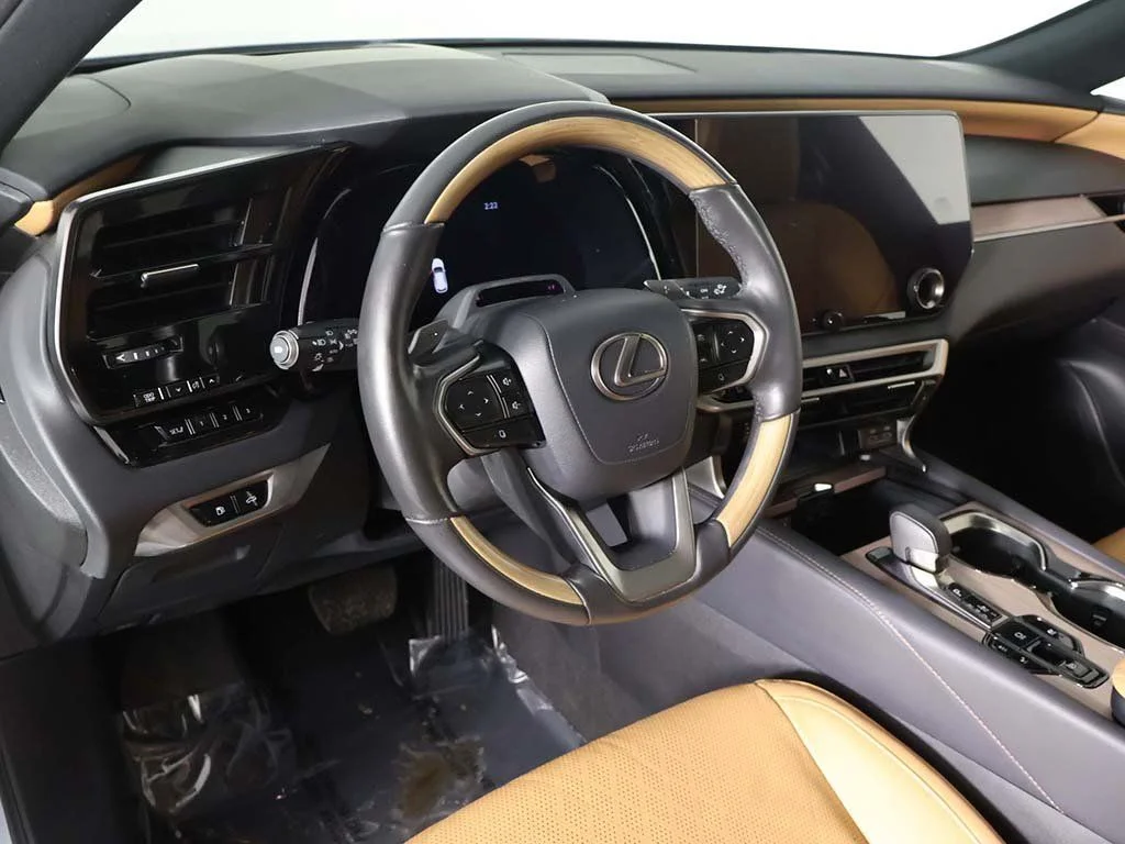Used 2024 Silver Lexus 350h Premium Plus image 30