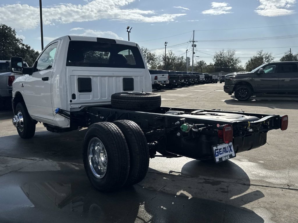 2026 RAM 3500 Chassis Tradesman - Photo 10