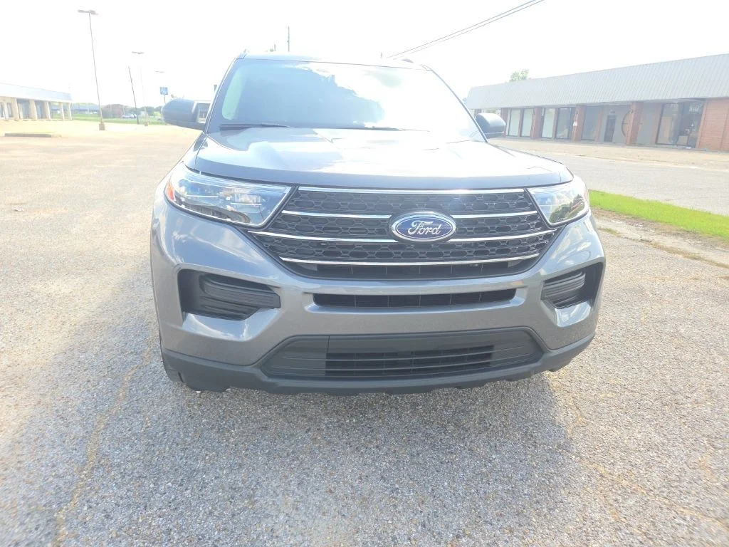 Certified Used 2023 Gray Ford XLT image 2