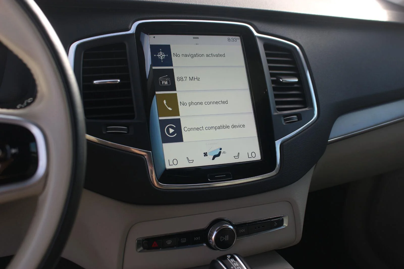 Used 2021  Volvo Momentum image 21