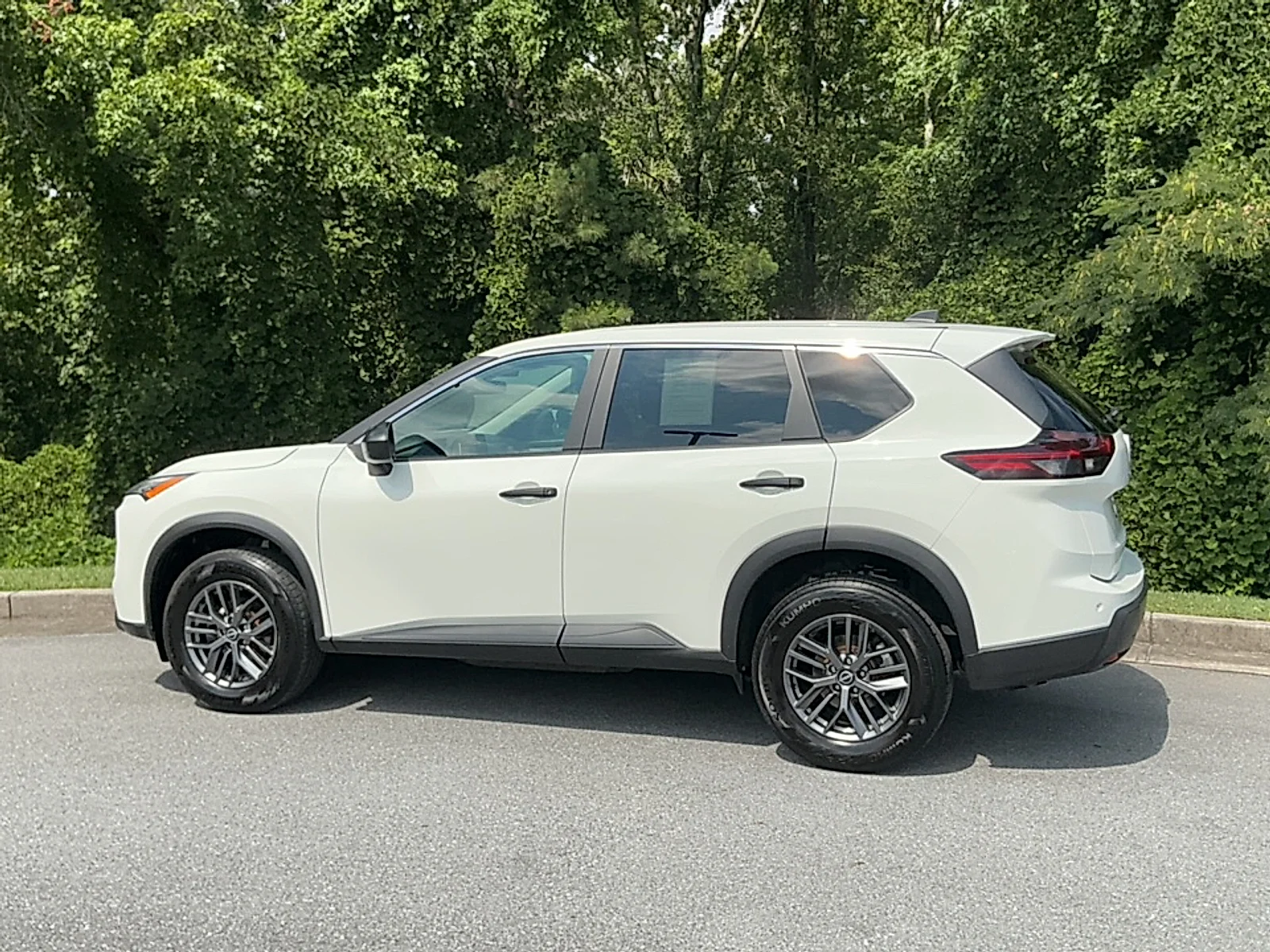 Used 2024  Nissan S Intelligent AWD image 3