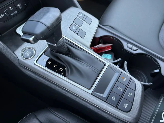 New 2027 Glacial White Pearl / Black Ro Kia X-Line image 15